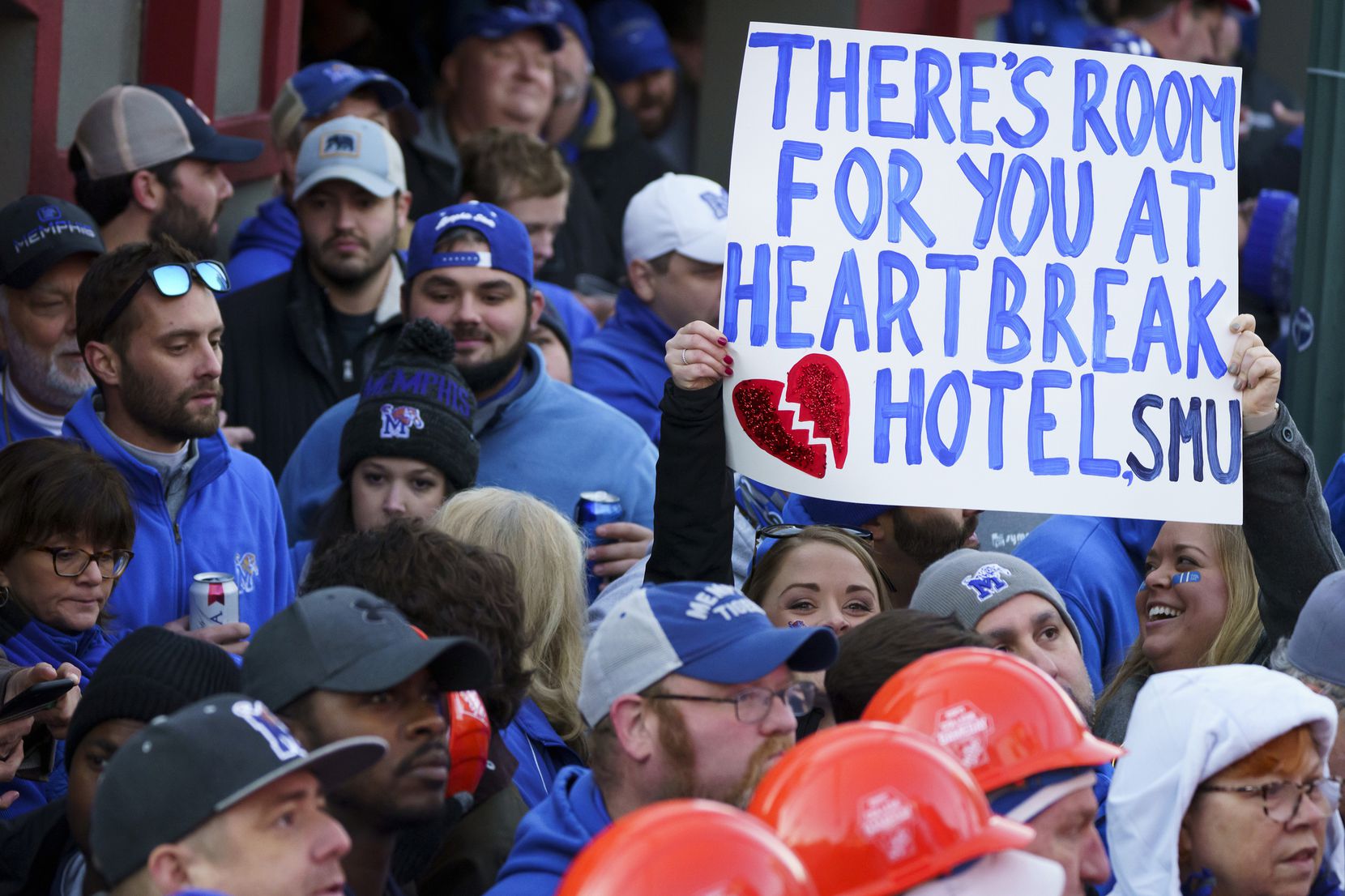 A sign references the Elvis son ÒHeartbreak HotelÓ during  ESPN College GameDay before an...