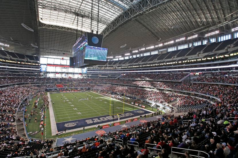 El estadio de los Dallas Cowboys servirá de sede para las graduaciones de miles de...