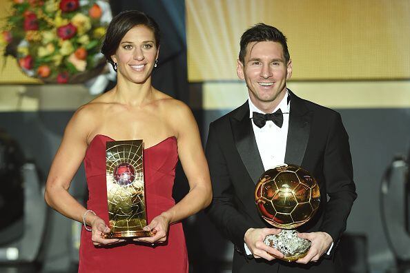 Carly Lloyd ganó el Balón de Oro a la mejor futbolista femenina del 2015 de la FIFA. / Fotos...