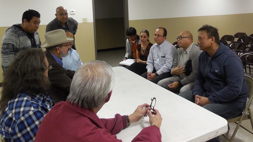 Maestros afectados se reunieron con el ex presidente nacional de Lulac Héctor Flores y con...