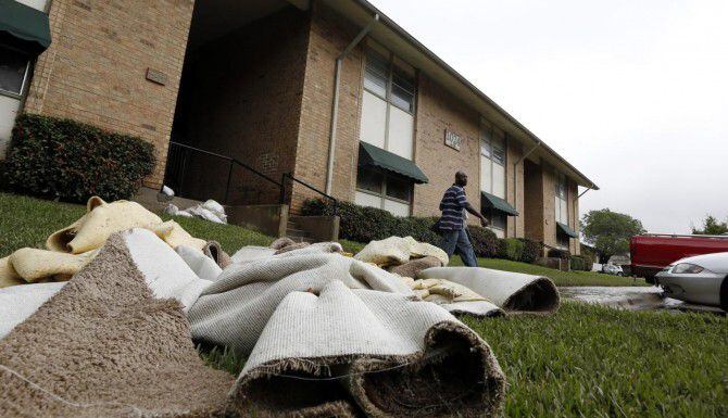 Muchas familias perdieron sus pertenencias como consecuencia de las inundaciones, como en...