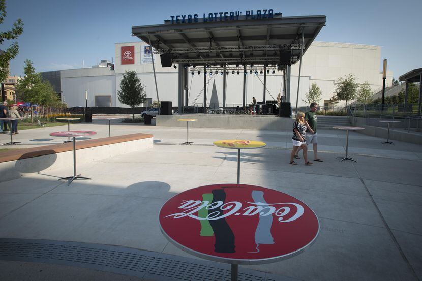 Demandantes afirman que la Texas Lottery Plaza no fue construida como se debía y, como...