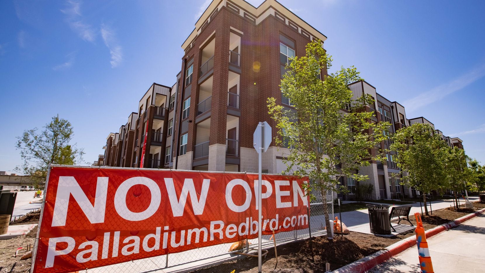 El complejo Palladium RedBird en el sur de Dallas es uno de las más nuevas comunidades en...