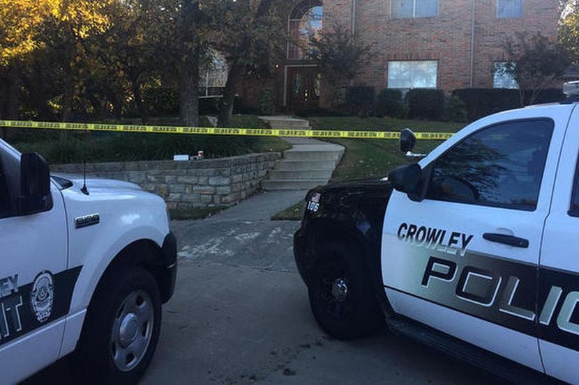 La policía arrestó a un adolescente de 17 años por la muerte de sus padres en Crowley, el...