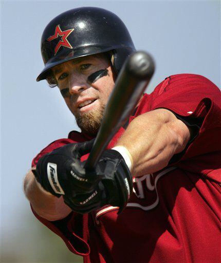 En esta foto de archivo del 6 de marzo de 2006, el jugador de los Astros de Houston, Jeff...