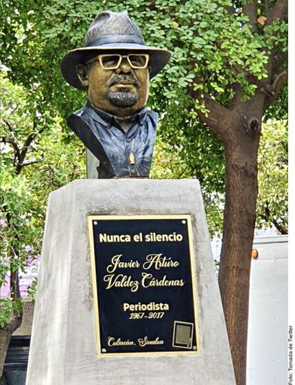 Amigos y familiares del periodista Javier Valdez develaron a mediados de mayo en Culiacán,...
