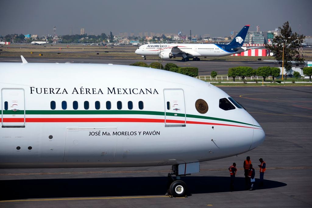 El avión presidencial que utilizó el predecesor de AMLO, Enrique Peña Nieto, no encuentra...
