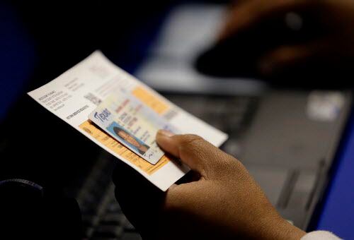 Una juez federal puso fin a la ley Voter ID de Texas, luego de años de litigios por su...