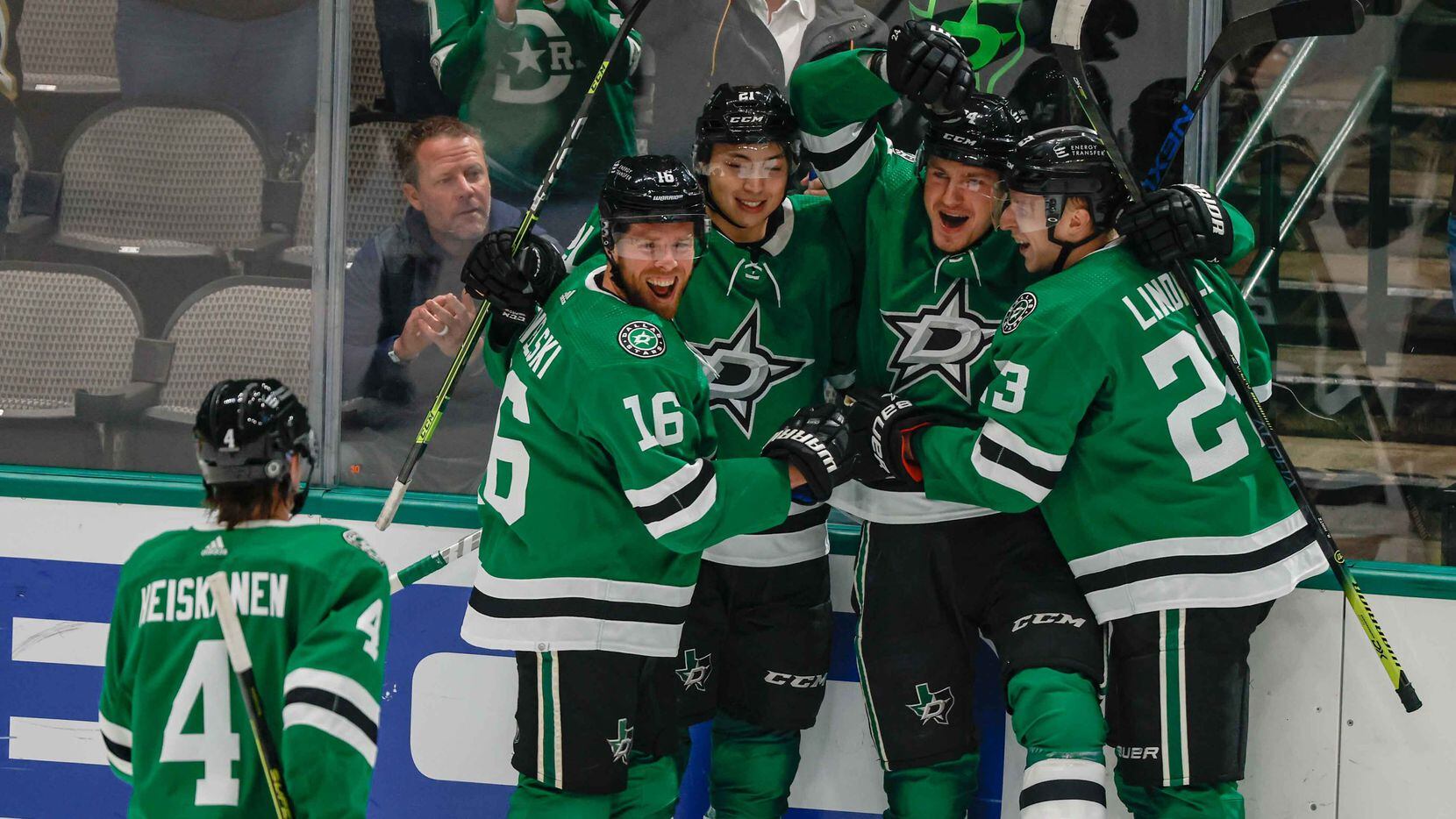 Dallas Stars left wing Roope Hintz (24) celebrates his goal against the Arizona Coyotes with...