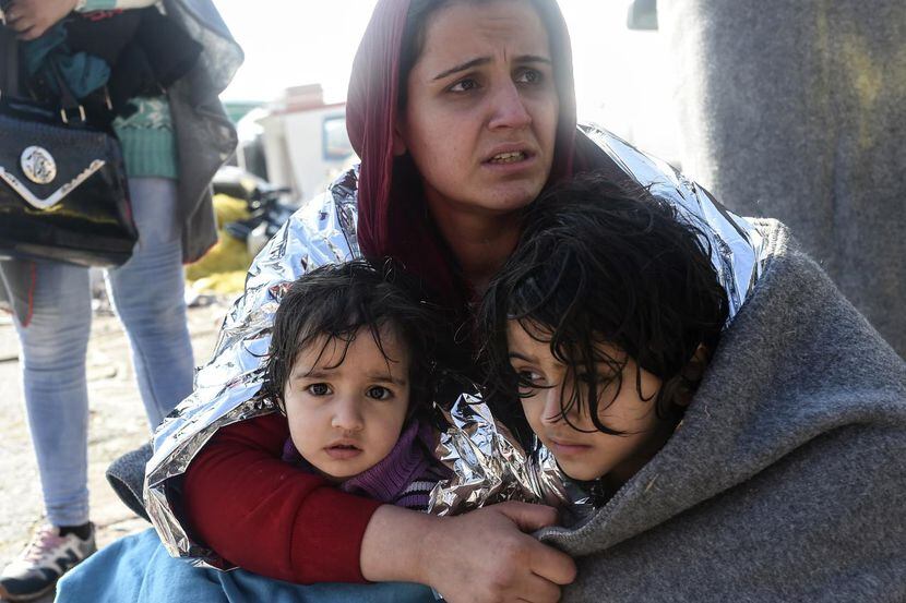 Un grupo de migrantes sirios que busca llegar a Europa desde el mar Egeo. El Partido...