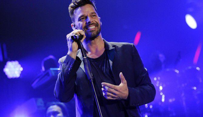 Ricky Martin sacó su nuevo álbum "A quién quiera escuchar" y estará en Dallas en octubre....