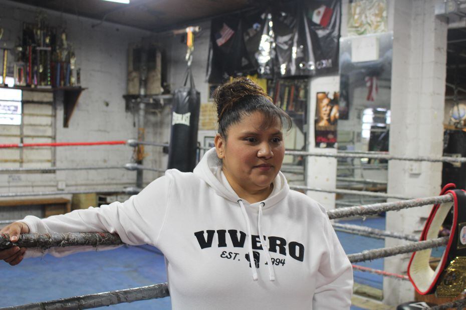 Jessica Salinas siempre está al pendiente de lo que su hija, Aubrey Muñiz, hace en sus prácticas y en sus peleas.