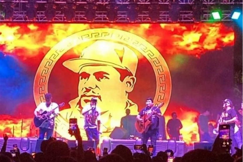 La aparición del rostro de Joaquín “El Chapo” Guzmán durante un espectáculo musical por el...