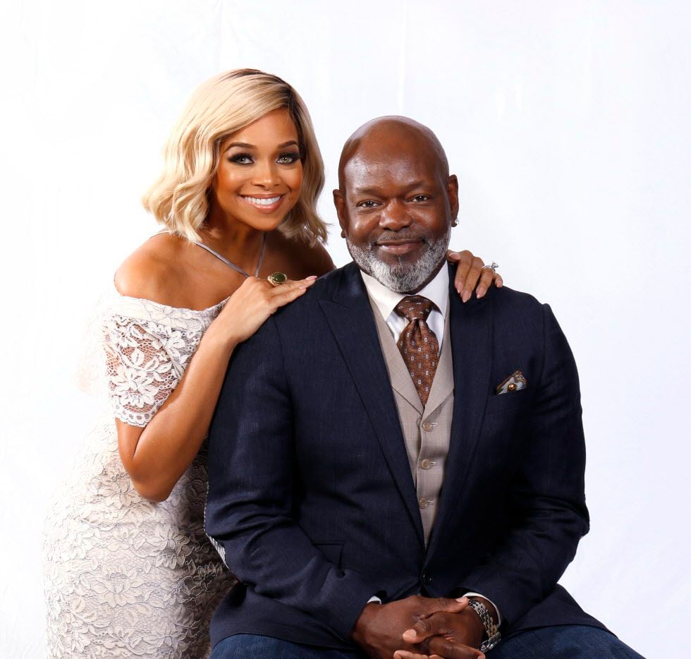 Former Dallas Cowboys running back Emmitt Smith poses with his wife Pat in ...