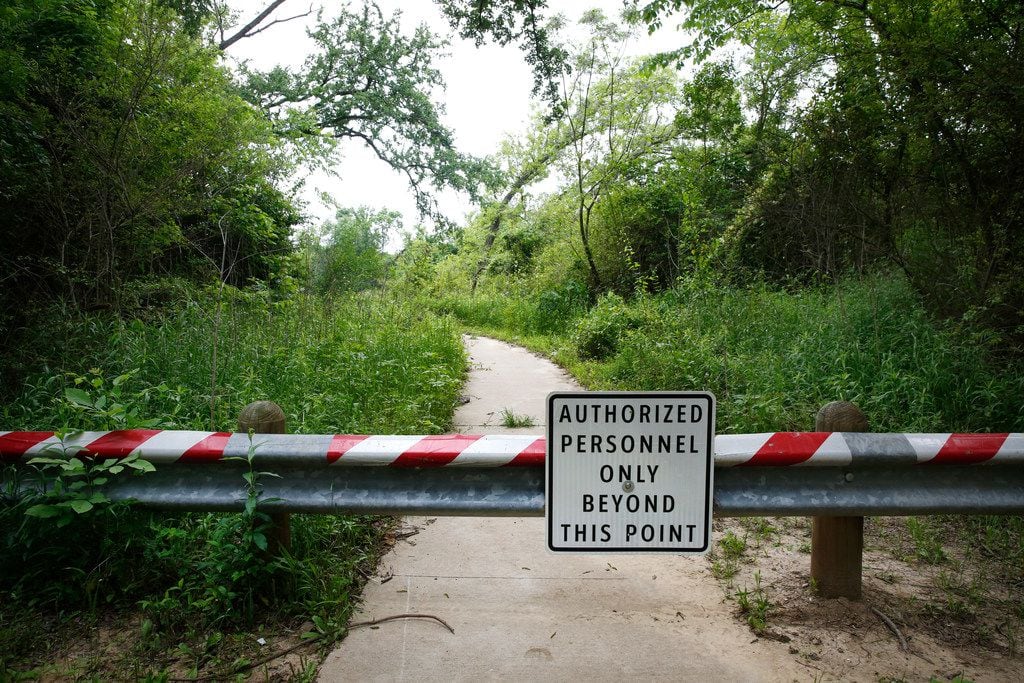 The closed portion of the collapsed Texas Buckeye Trail through the Trinity Forest