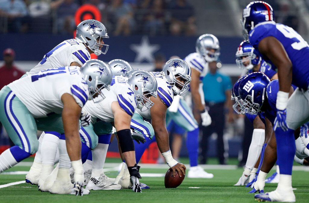 Dallas Cowboys center Joe Looney (73) and the offensive line square off against the New York Giants during the second quarter at AT&T Stadium in Arlington, Texas, Sunday, September 16, 2018. (Tom Fox/The Dallas Morning News)