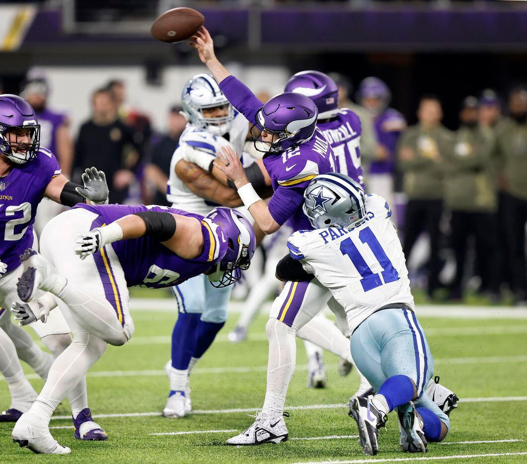 Dallas Cowboys linebacker Micah Parsons (11) nearly sacks Minnesota Vikings backup...