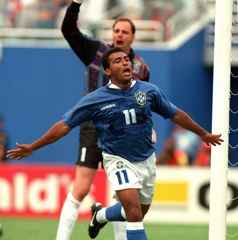 Romario celebra tras anotar gol de Brasil frente a Holanda el 9 de julio de 1994.(GETTY IMAGE)