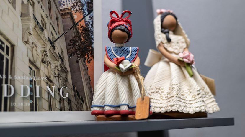 Muñecas sin rostro are dolls without a face. They represent the mix of Latinx, Indigenous...