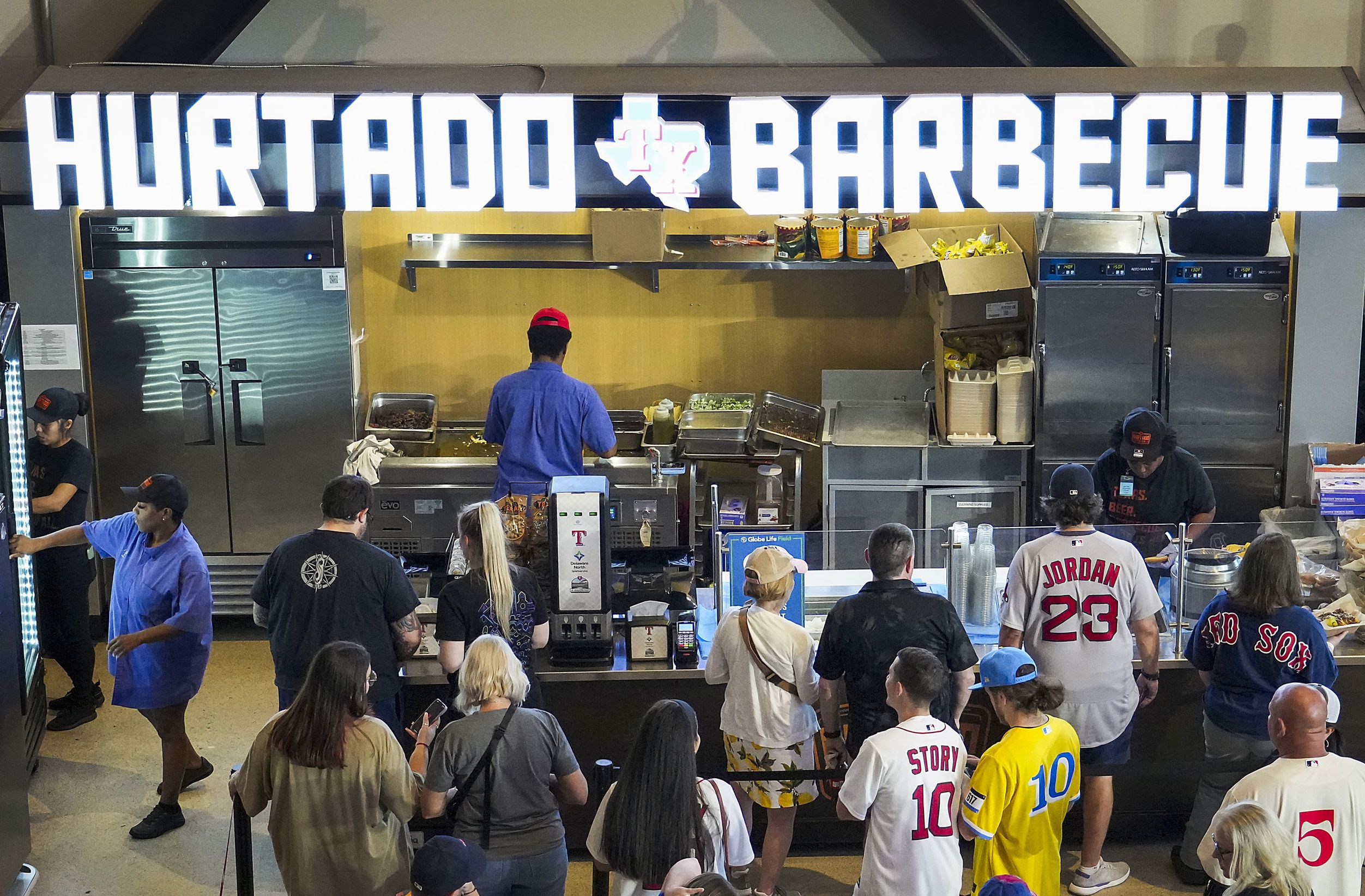 Hurtado Barbecue Is a Win for Texas Rangers Fans – Texas Monthly