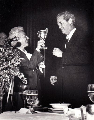 McDermott presented the James K. Wilson Award to Dallas Mayor Robert Folsom in 1980. 
