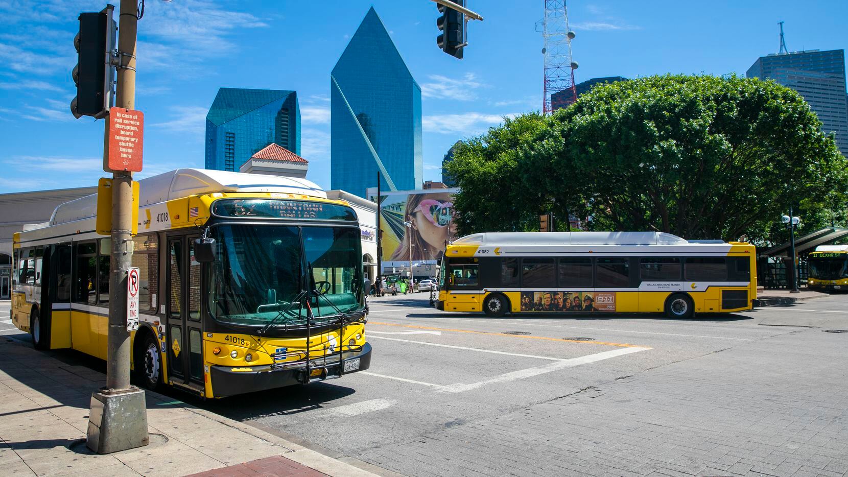 Los autobuses de DART tendrán una nueva red de servicio a partir de enero de 2022.