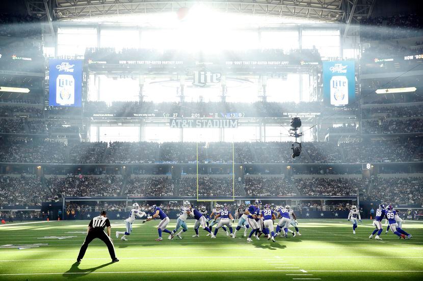 Panorámica del AT&T Stadium en el juego de  los Cowboys de Dallas y Giants de Nueva York, el...