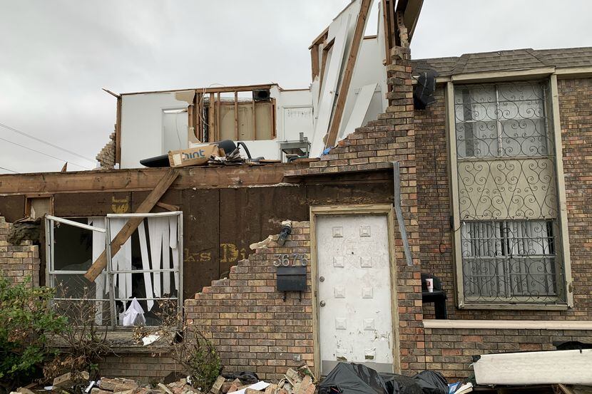 Negocios y casas afectadas por el tornado son vulnerables a saqueos. Una nueva ley...