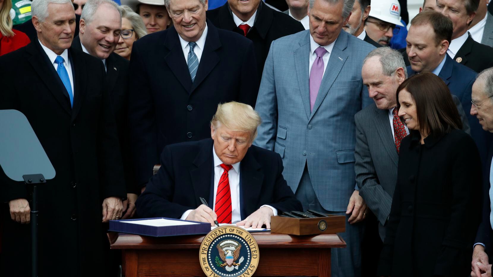 Resultado de imagen para Con la firma del Tratado Comercial de América del Norte por el presidente de Estados Unidos, Donald Trump, México