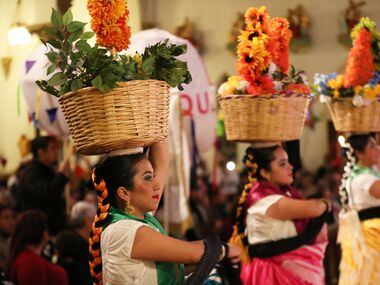 Bailes folklóricos fueron parte de la celebración a la Virgen de Guadalupe en la Catedral...