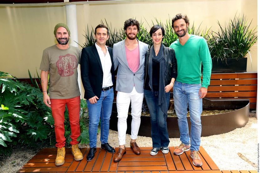 Los actores (de izq. a der.) Pablo Valentín, Flavio Medina, Francisco Pizaña, Gabriela de la...