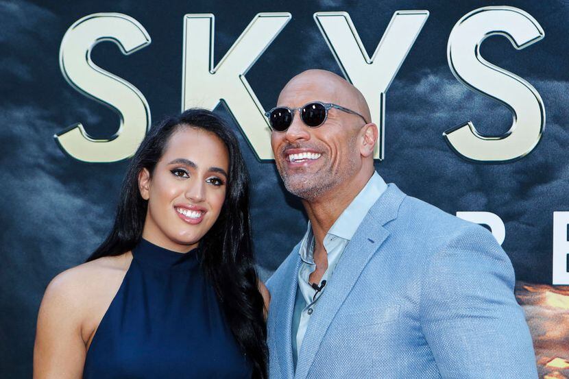 Dwayne Johnson junto a su hija Simone Alexandra Johnson en la premiere de 'Skyscraper' en...