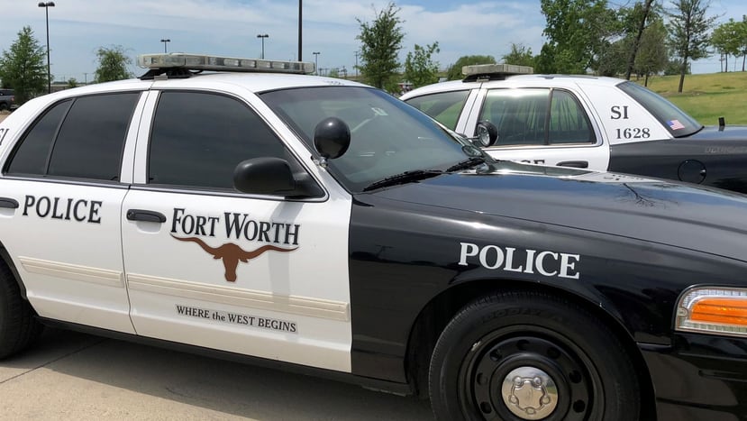 La policía de Fort Worth investiga un triple homicidio tras incidente en un sitio de venta...