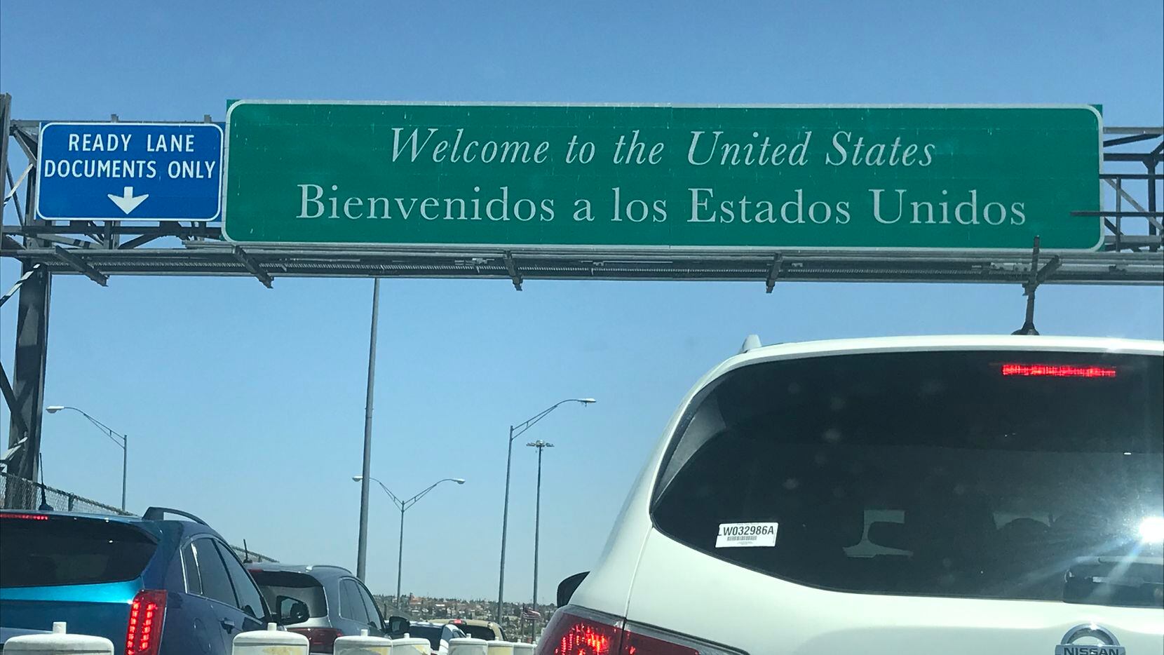 El Puente Internacional de las Américas conecta El Paso, Texas, con Ciudad Juárez, México.