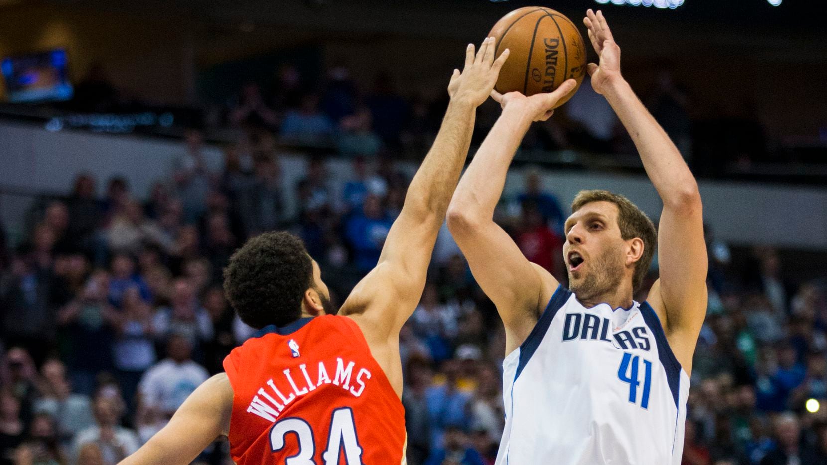 Dallas Mavericks forward Dirk Nowitzki (41) takes a shot to pass Wilt Chamberlain for the 6th NBA all-time scoring record during the first quarter of an NBA game between the Dallas Mavericks and the New Orleans Pelicans on Monday, March 18, 2019 at American Airlines Center in Dallas. (Ashley Landis/The Dallas Morning News)
