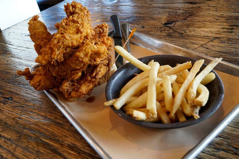 The Best Cooling Rack Will Reward You With Crispy Fried Chicken and Tender  Cakes