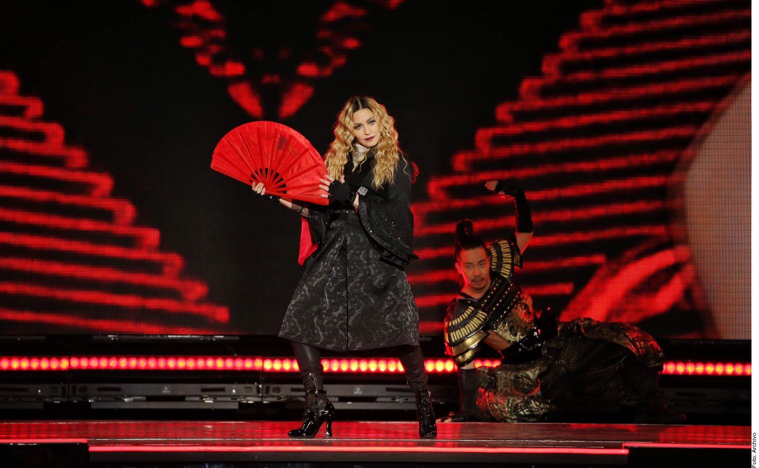 Madonna publicó una foto que generó elogios sobre su estado físico a sus casi 62 años.