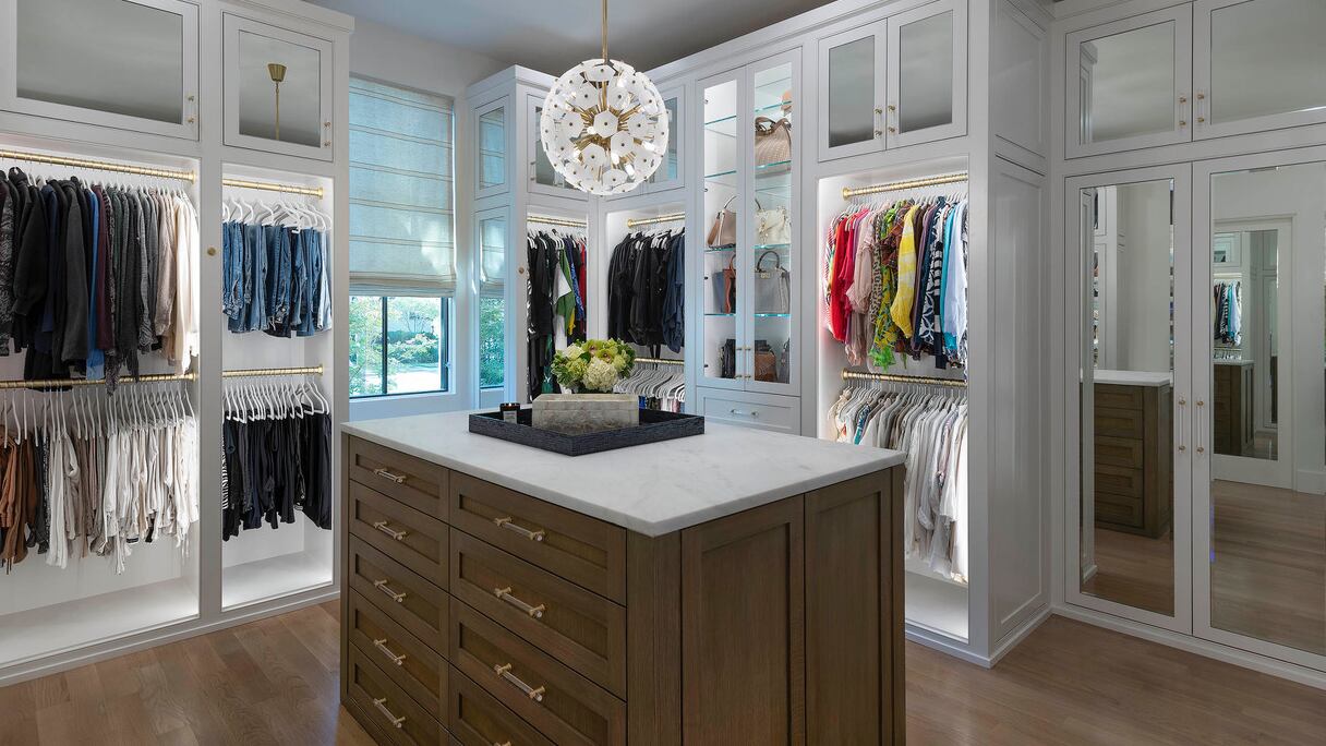 Luxury Walk-in Closets to Make your Home Stand Out