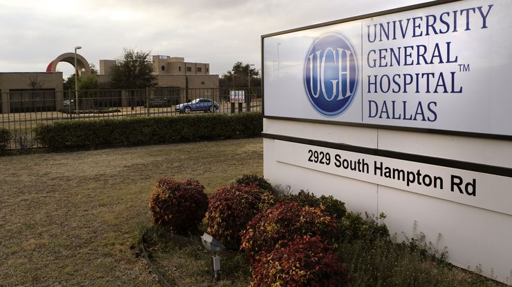 University General Hospital in Oak Cliff, shown in a file photo. The hospital closed in 2014. Eight years later, the Dallas City Council is considering approving a $6.5 million purchase of the land for housing and other services meant to aid people experiencing homelessness.