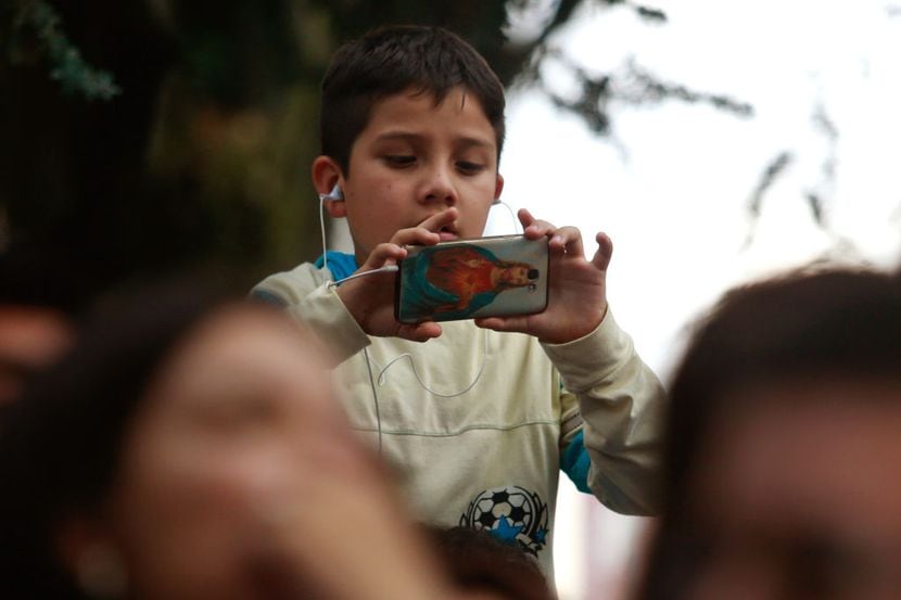 La gran mayoría de los niños de 6 años en México usan internet.