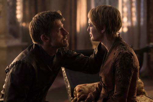 Jamie y Cersei están listos para jurarse amor eterno, solo hay que librarse de esa secta. HBO