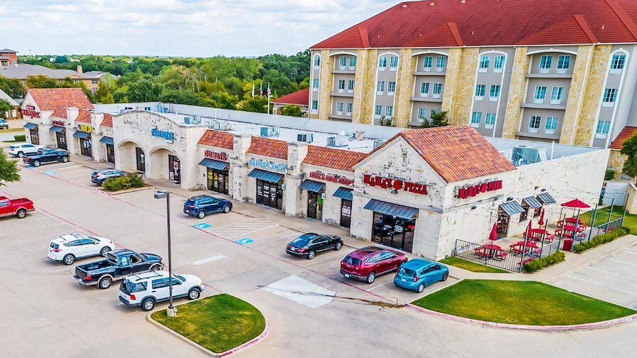 The Mansfield Highlands retail center has sold.