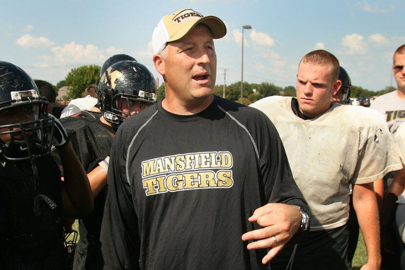 Mansfield coach Jeff Hulme talks to his team during a practice in 2010.
