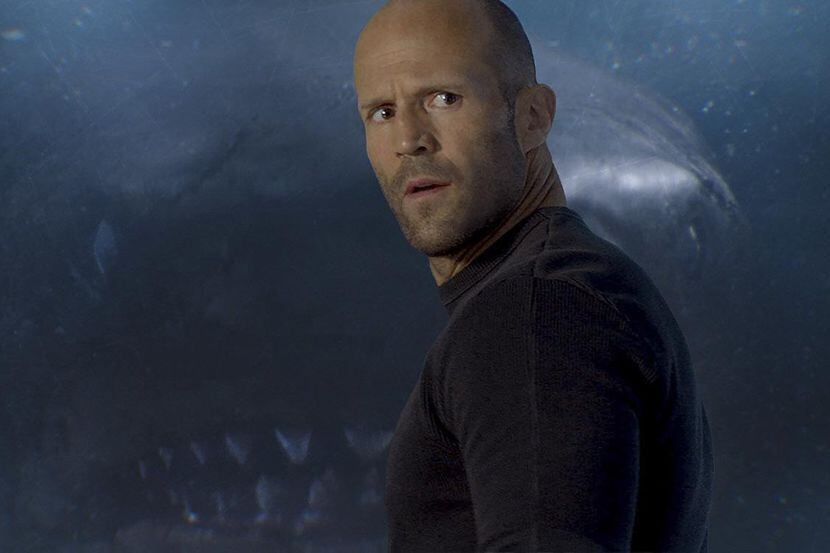 Jason Statham lucha contra un tiburón en la película “The Meg”, que se estrenó este...