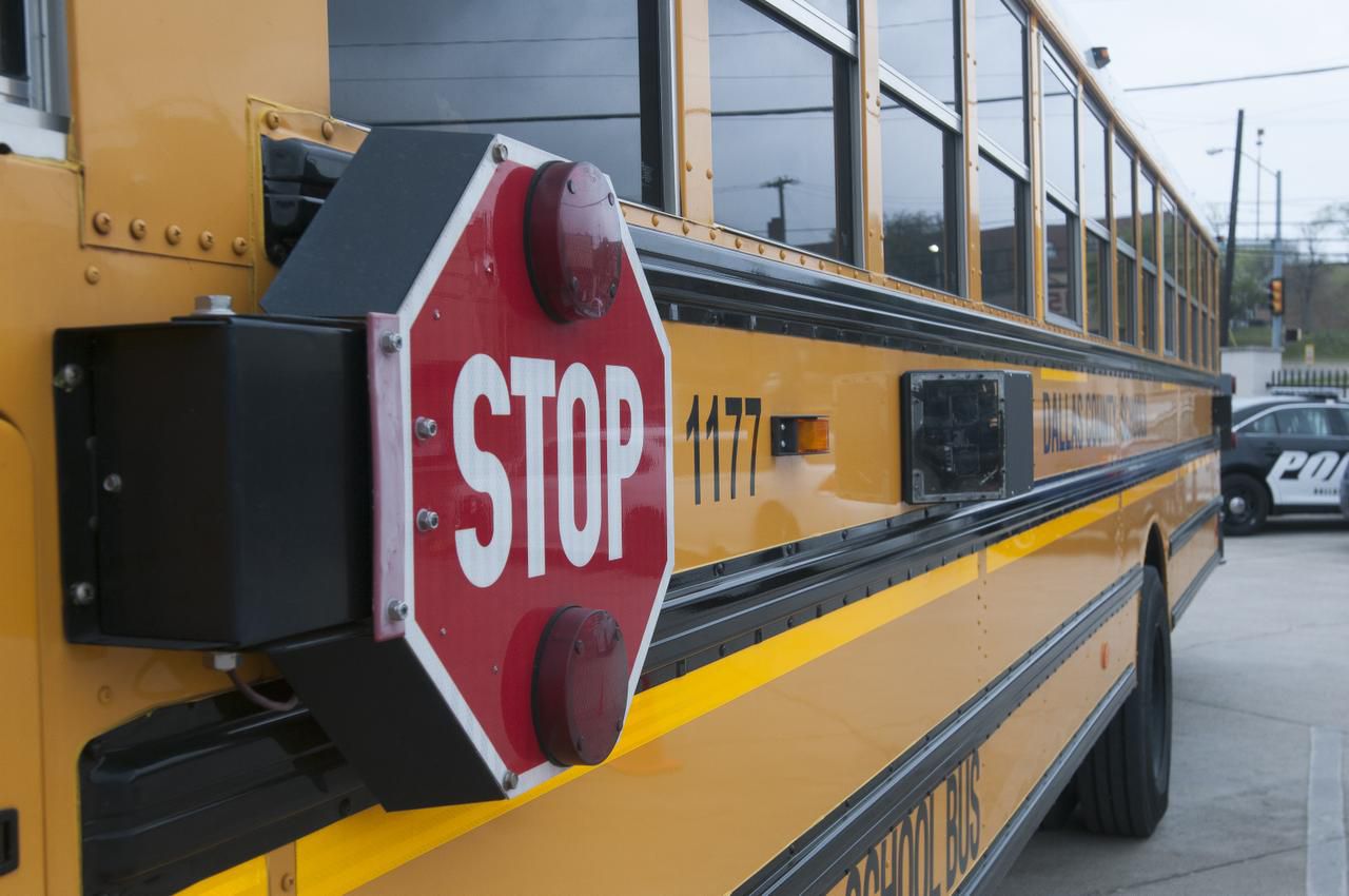 El Dallas County School prestaba servicio de transporte a 8 distritos escolares en el Norte...