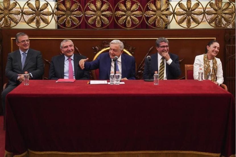 De izquierda a derecha, Marcelo Ebrard, Adán Augusto López, Andrés Manuel López Obrador,...
