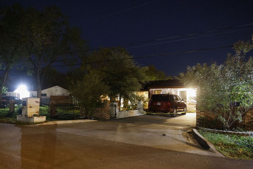 El frente de la casa sobre el 9700 de Royce Drive en southeast Dallas donde ocurrió la...