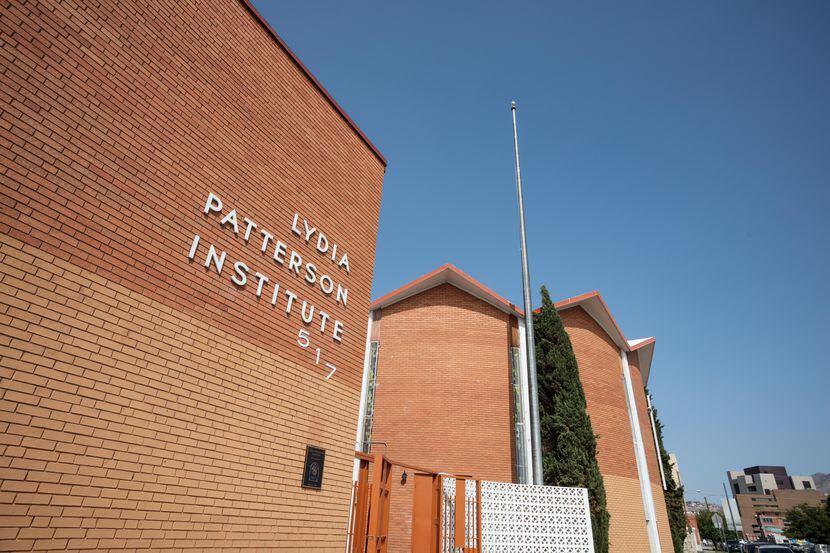 La escuela Lydia Patterson Institute empezó a educar jóvenes de ambos lados de la frontera...