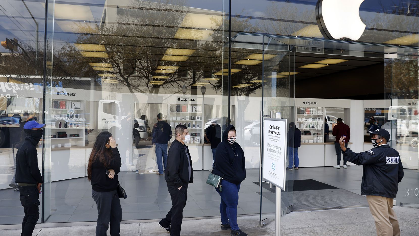 بازگشایی مجدد فروشگاه‌های اپل