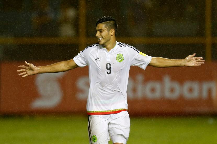 Raúl Jiménez celebra luego de anotar un gol de México an el partido ante El Salvador, en...